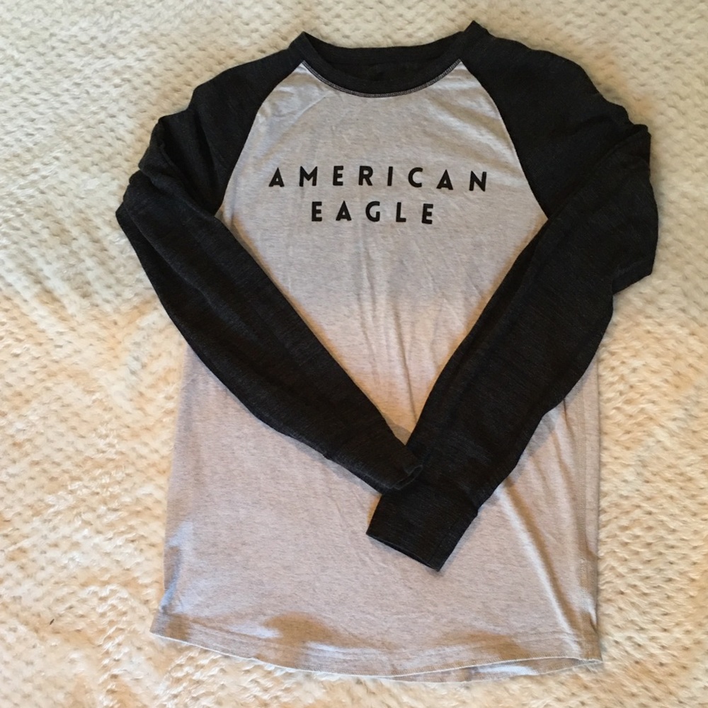 Men’s American Eagle long sleeve tee